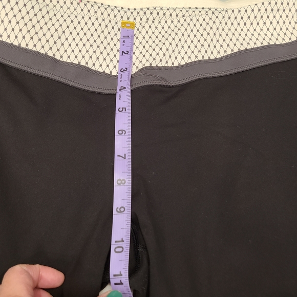 Victoria Secret VSX boot cut or flare yoga pants - Picture 4 of 5